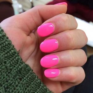 Hot pink rounded short press ons